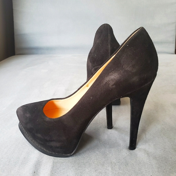 Sz 8 Guess Black Velvety Heels - Picture 1 of 11